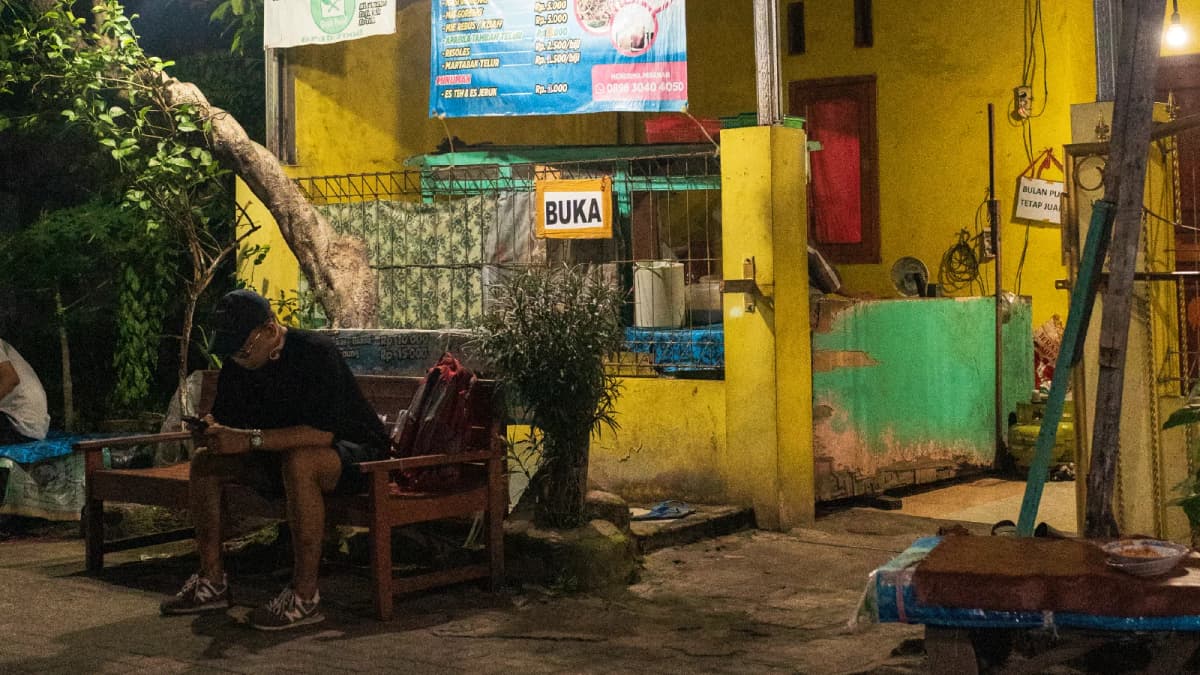 Beyond the Plate: The Warmth and Wisdom of Pak Suismaun’s 5K Nasi Goreng