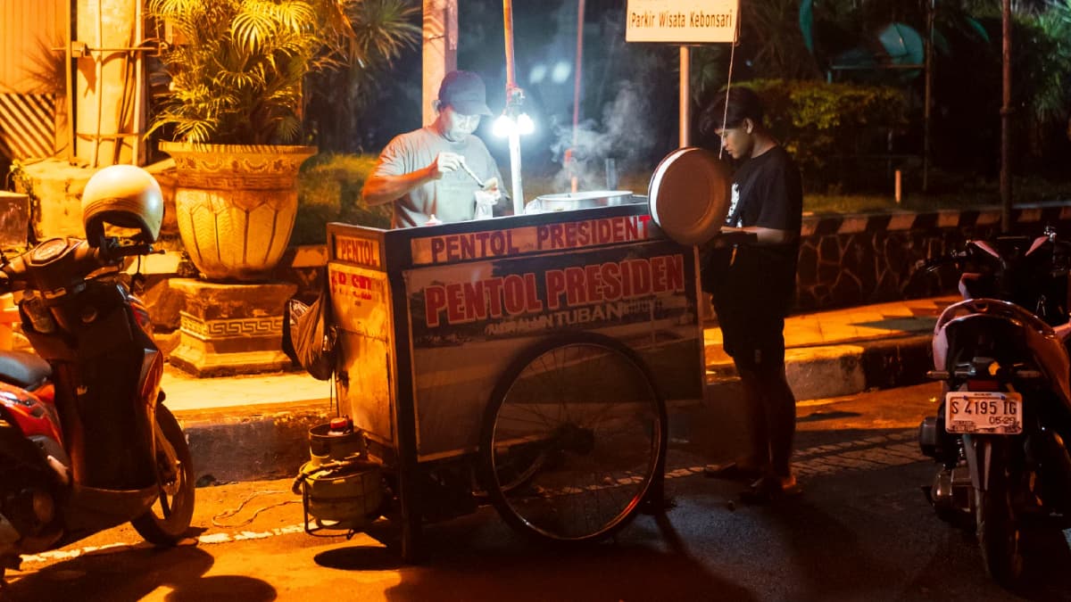 Pentol Presiden – One Name, One Cart, One City’s Craving